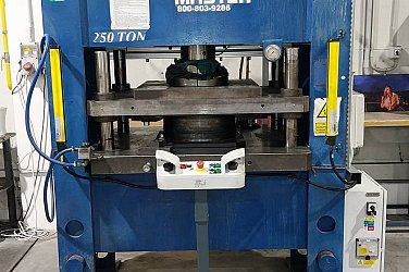 Modernization of the TOS 250t press